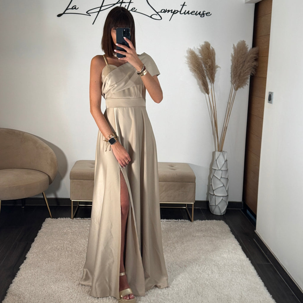 Robe géométrique chic en blanc beige pour un style élégant main image 0