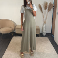 SALOPETTE TAUPE + T-SHIRT BLANC
