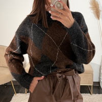 PULL A CARREAUX GRIS