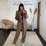 ENSEMBLE BLAZER + PANTALON BEIGE LEO - La Petite Somptueuse