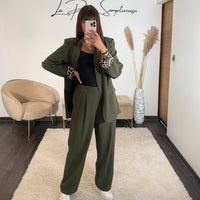 ENSEMBLE BLAZER + PANTALON KAKI LEO - La Petite Somptueuse