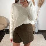 JUPE SHORT EN DAIM KAKI JODY - La Petite Somptueuse