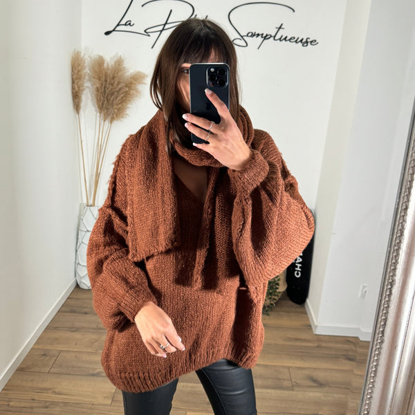 PULL MARRON + ECHARPE - La Petite Somptueuse