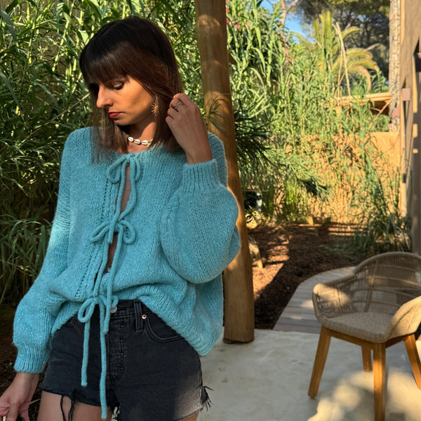 PULL NOEUD BLEU SOAN - La Petite Somptueuse