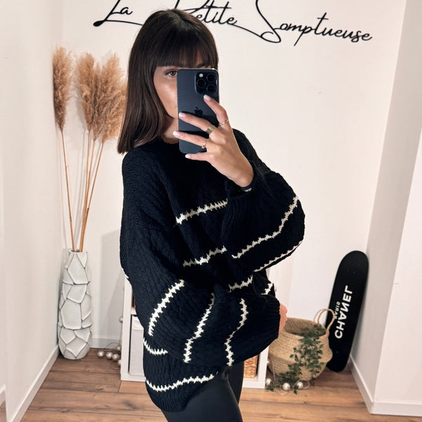 PULL NOIR LIGNE COEURS BLANCHE - La Petite Somptueuse