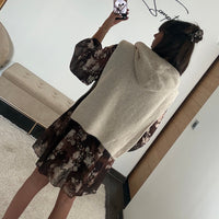 PULL SANS MANCHE À CAPUCHE BEIGE - La Petite Somptueuse