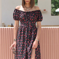 ROBE LONGUE NOIRE ET FLEURS ROUGES IRIA - La Petite Somptueuse