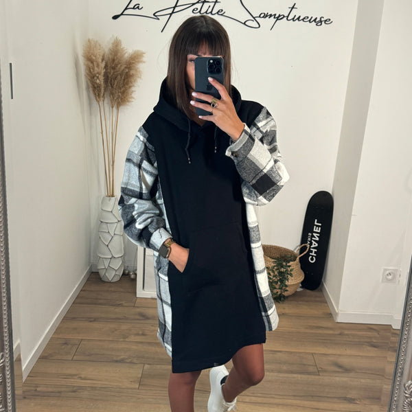 ROBE SWEAT NOIRE CARREAUX HOODIE - La Petite Somptueuse