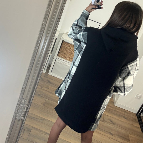 ROBE SWEAT NOIRE CARREAUX HOODIE - La Petite Somptueuse